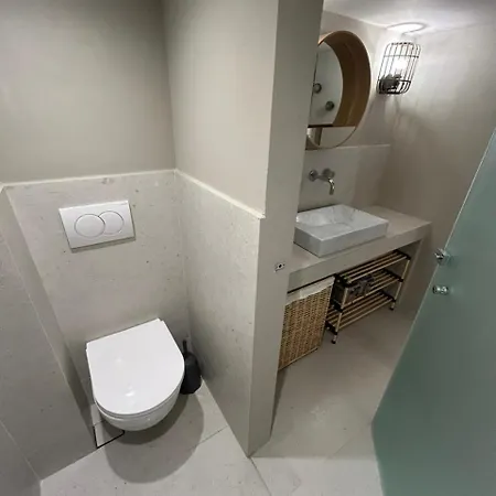 Loft 181 By Oikies Неи-Эпиватай